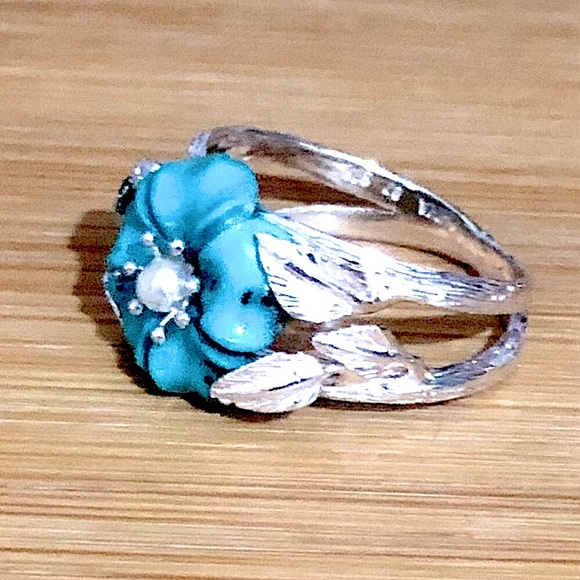 BJ China Jewelry - $64 Designer Estate Ring   Sterling Silver  Size 10   Marked BJ 925 China